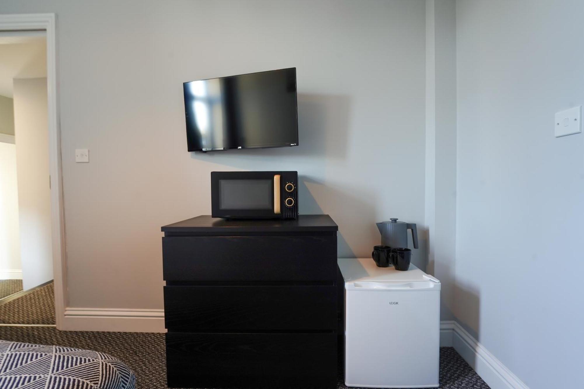 En-Suite Double Rooms, Smart Tv Comfy Style Лланелли Экстерьер фото