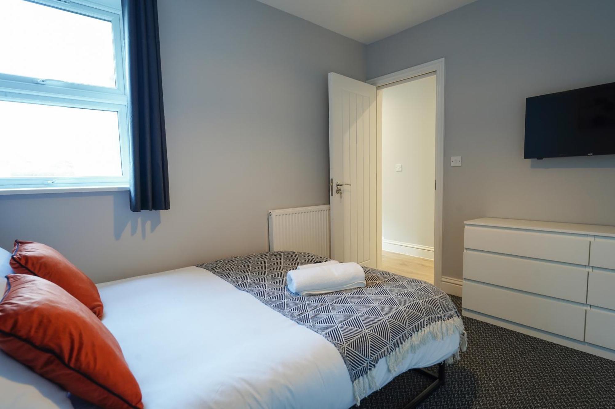 En-Suite Double Rooms, Smart Tv Comfy Style Лланелли Экстерьер фото