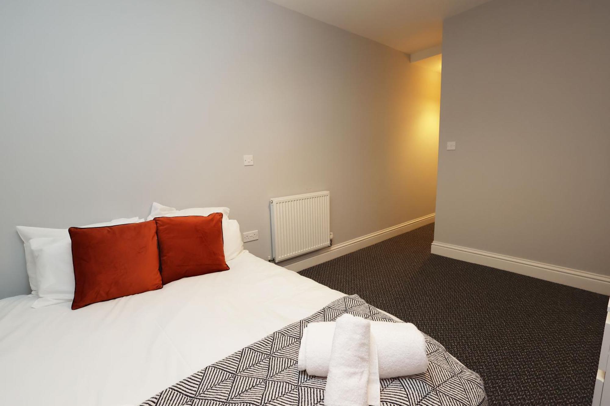 En-Suite Double Rooms, Smart Tv Comfy Style Лланелли Экстерьер фото